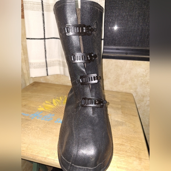 La Crosse Tracton 12" Overshoe Black Heavy-Duty Boots with Buckle Straps - Picture 12 of 14